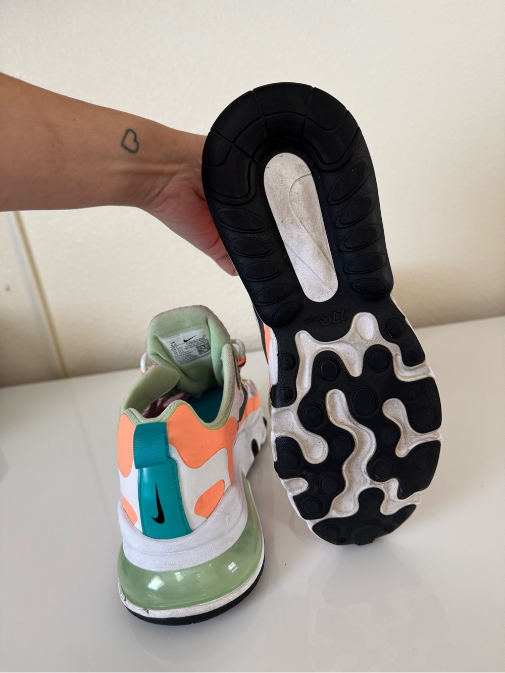 Nike AirMax 270 - Picture 6 of 6